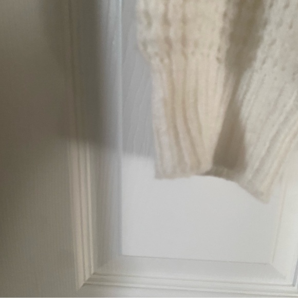 Mango Knitted sweater- white medium - Picture 2 of 8